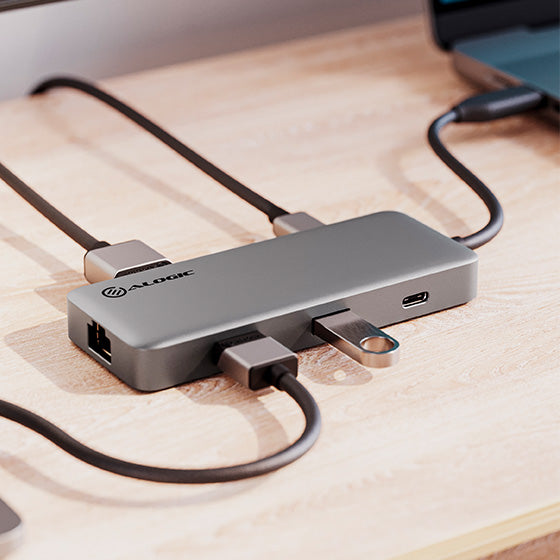 SPARK 6-in-1 USB 4 Hub with 8K HDMI